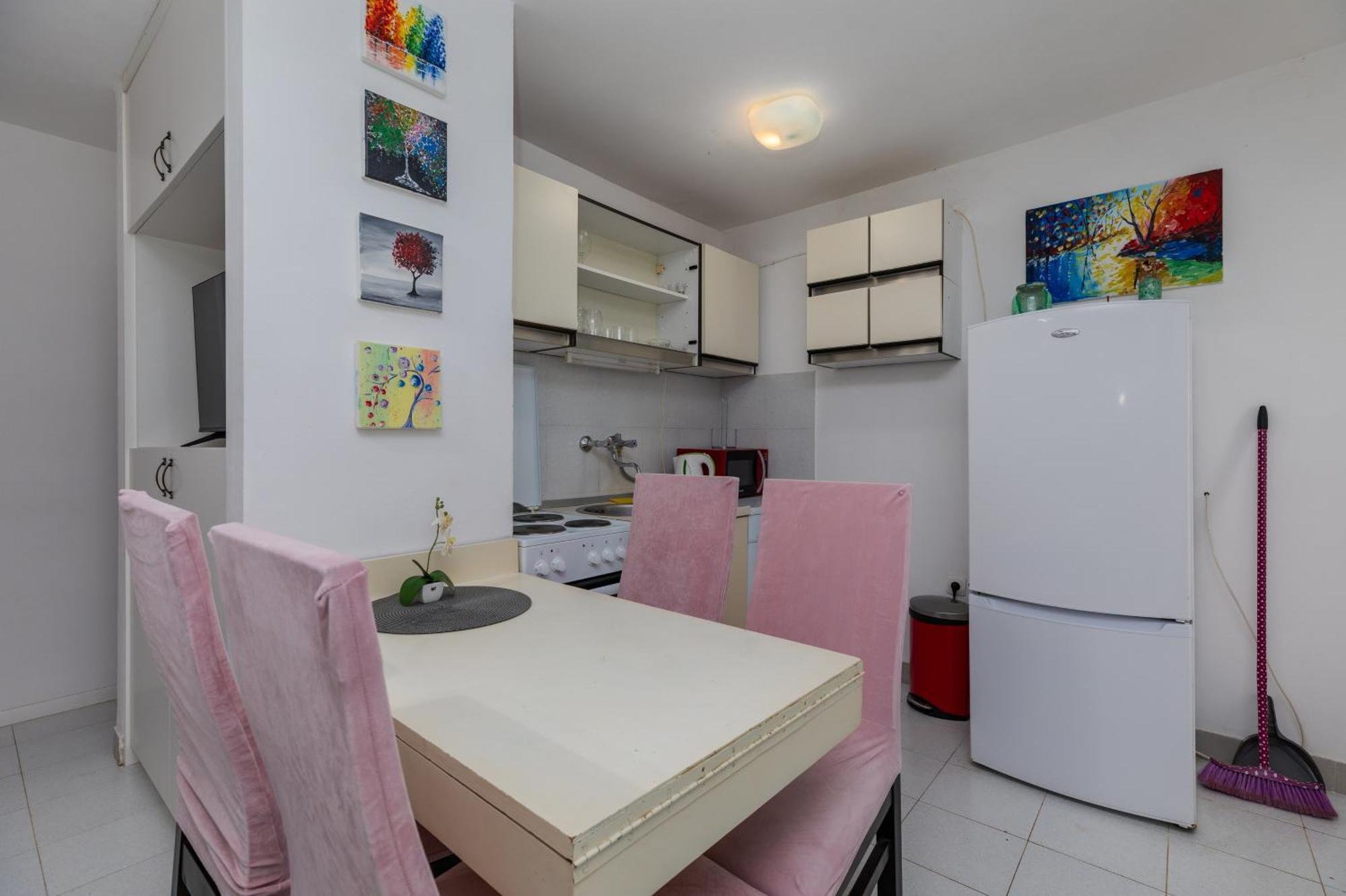 Apartments By The Sea Balica Rat, Omis - 1065 Стая снимка