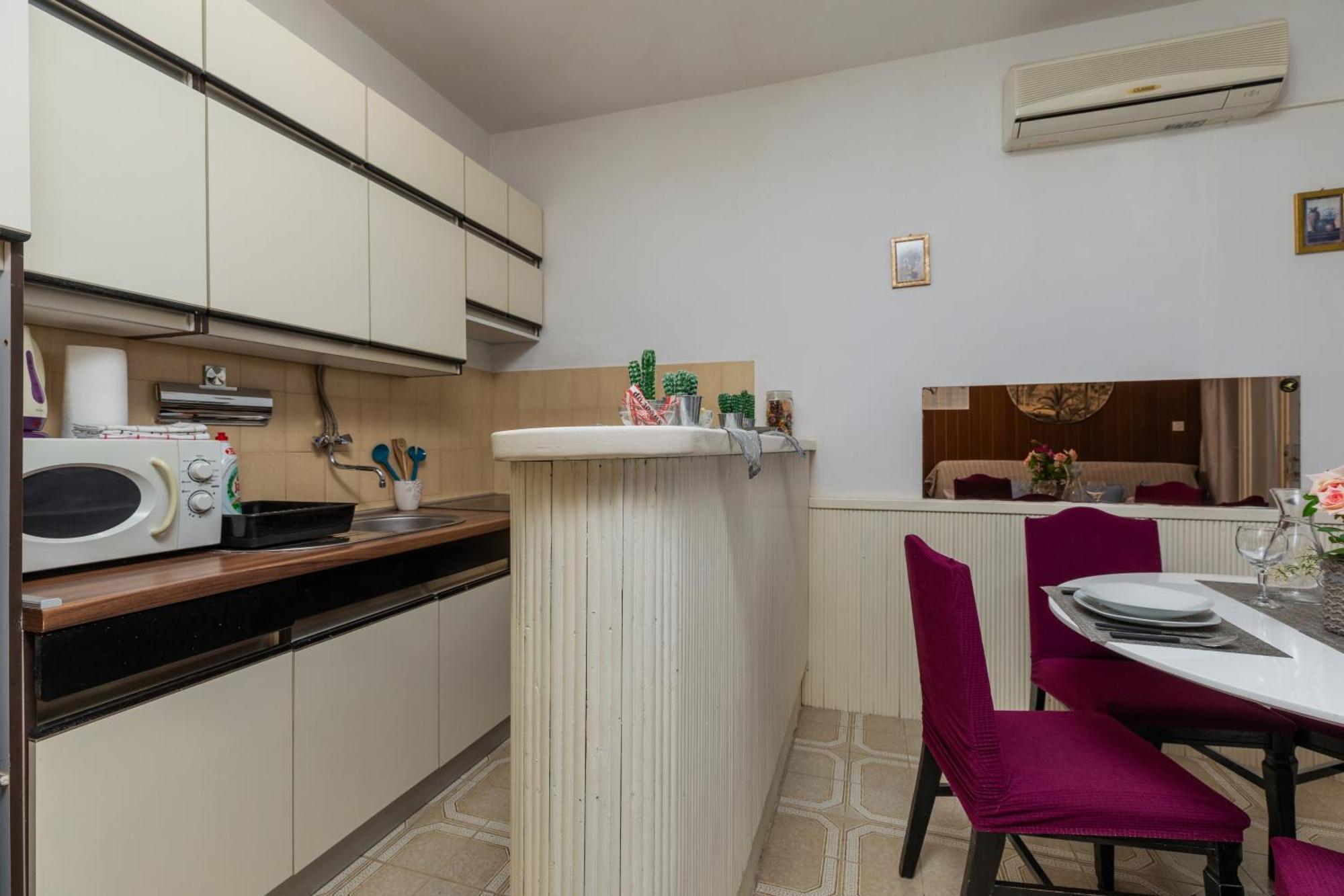 Apartments By The Sea Balica Rat, Omis - 1065 Стая снимка